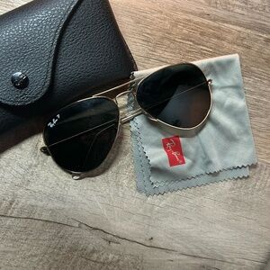 NWT Ray Ban Polarized Aviator Sunglasses